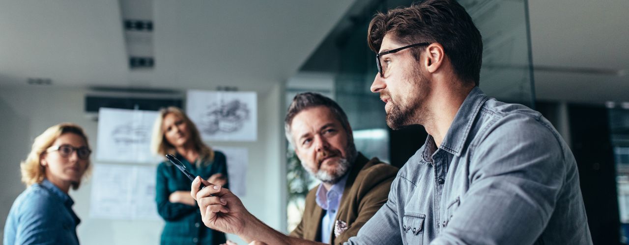 Starke Führungskräfte sind das Herzstück jedes Unternehmens. © adobe.stock.com / Jacob Lund /images/führung-herausforderungen-blogbeitrag.jpg